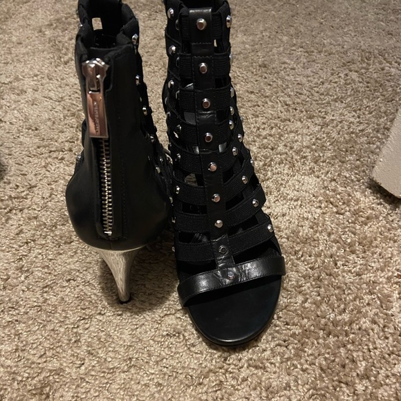 Stunning peep toe cages booties!! 💯💯 - Picture 7 of 7